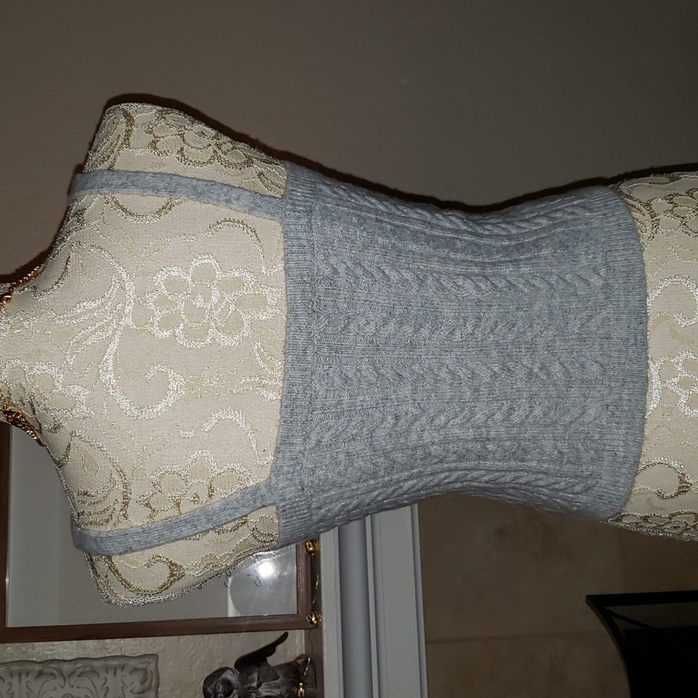 New Express Sweater Tank - Picture 3 of 3